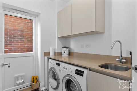 8 Archer Close, Coopersale, Epping, CM16 7FG