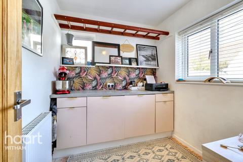 Wickobi Waltham Road, Terling, Chelmsford, CM3 2QR
