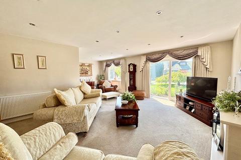 4 bedroom detached bungalow for sale, Sycamore Close, Bexhill-on-Sea, TN39
