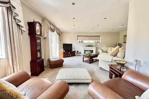 4 bedroom detached bungalow for sale, Sycamore Close, Bexhill-on-Sea, TN39
