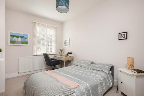 9 Chestnut Square, Wellesbourne, Warwick, CV35 9QS