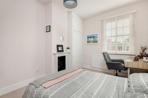 9 Chestnut Square, Wellesbourne, Warwick, CV35 9QS