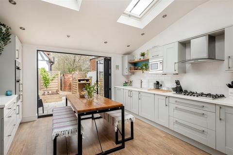 9 Chestnut Square, Wellesbourne, Warwick, CV35 9QS