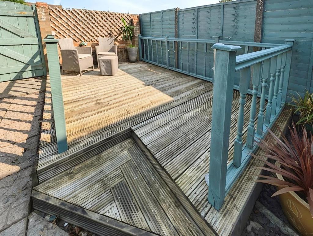 Decking.jpg