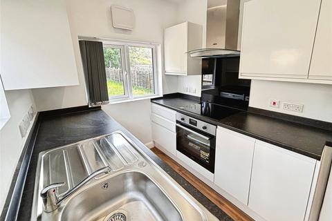 1 bedroom in a house share to rent, Hatch Lane, Harmondsworth, West Drayton, UB7