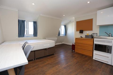 Studio to rent, Regency Square, Brighton
