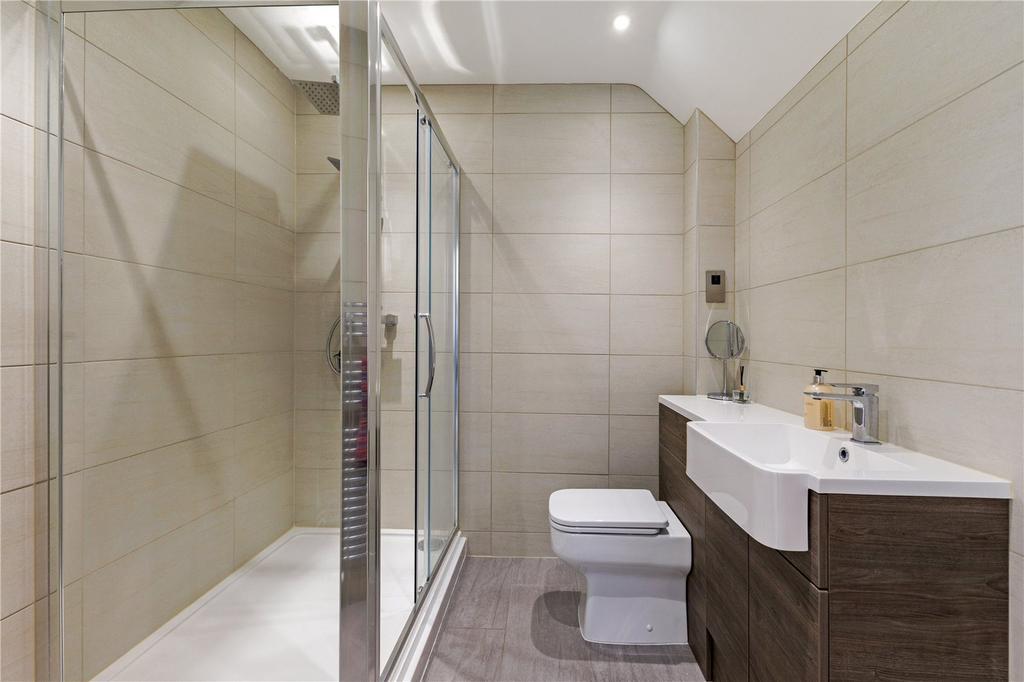 En Suite Bathroom