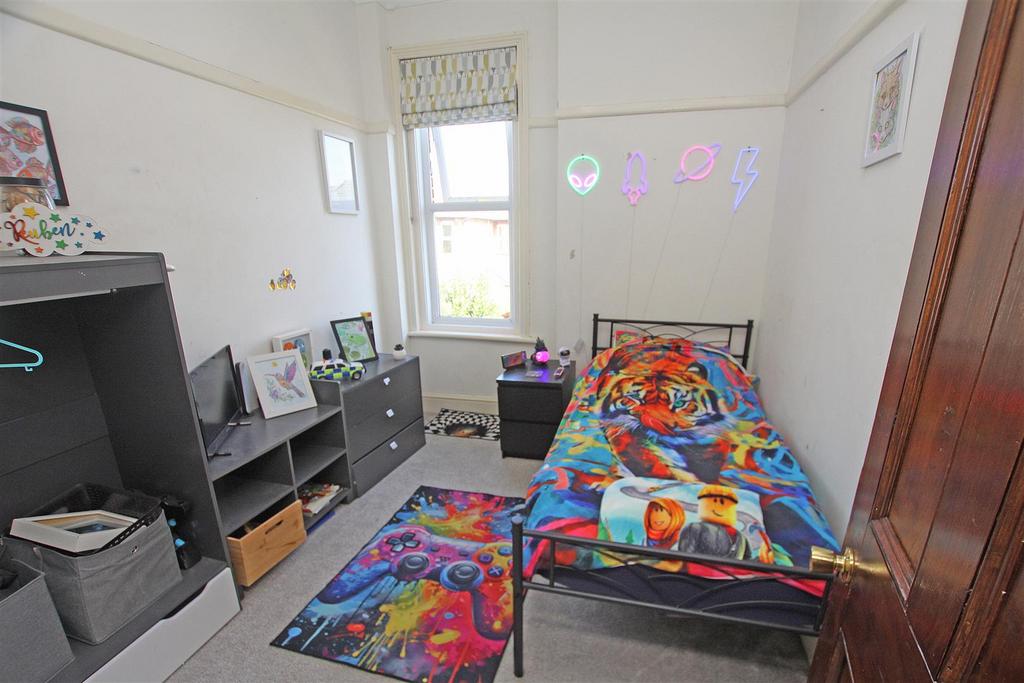 Bedroom 4.jpg