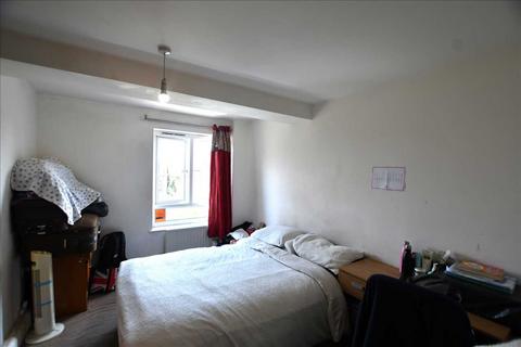 2 bedroom flat for sale, Washbourne Court, 14 Acton Close, London