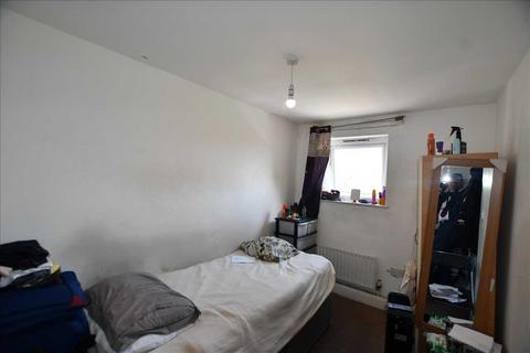 2 bedroom flat for sale, Washbourne Court, 14 Acton Close, London