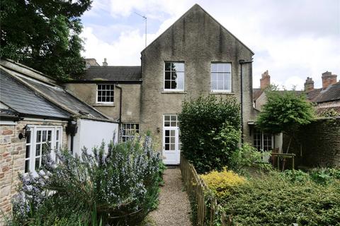 undefined, One Bedroom Flat with Garden & Parking in Central Wells