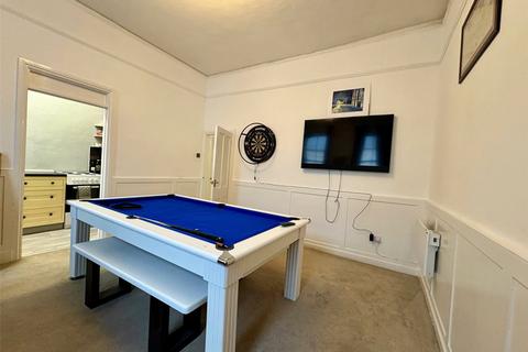 1 bedroom apartment for sale, Superb Flat with Garden & Parking in Central Wells