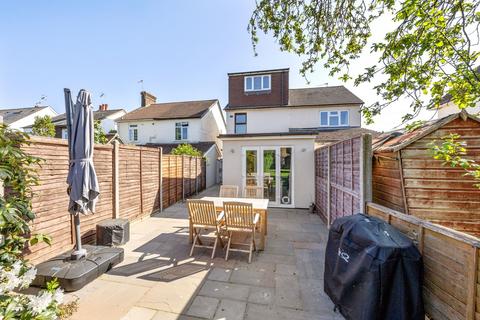 159 Albert Road, Horley, RH6 7HS