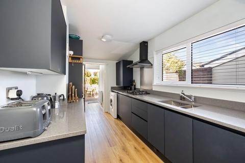 159 Albert Road, Horley, RH6 7HS