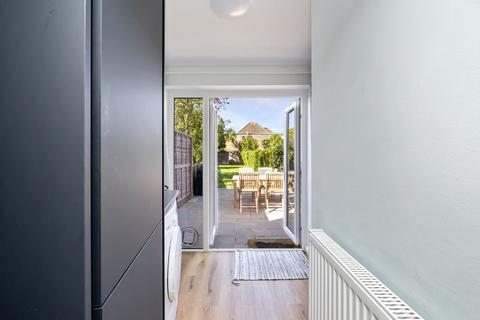 159 Albert Road, Horley, RH6 7HS
