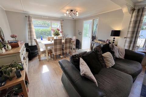 undefined, Willow Close , Lindow Court Park,