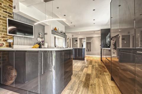 undefined, Ducketts Wood, Thundridge, SG12