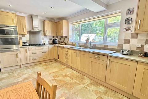 4 bedroom detached house for sale, Verwood Road, BH21