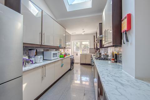 1 Sunnycroft Road, Hounslow, TW3 4DS