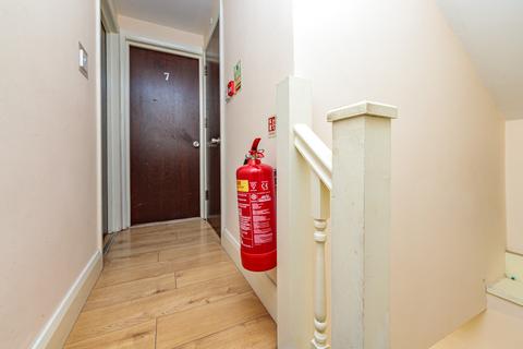 1 Sunnycroft Road, Hounslow, TW3 4DS