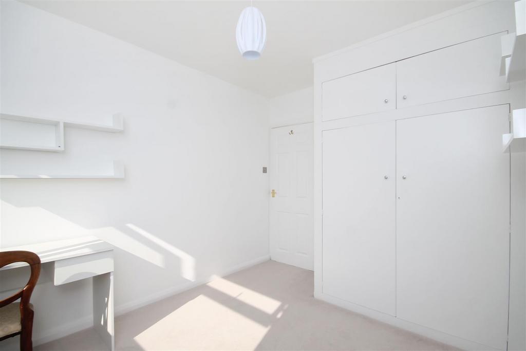 Bedroom3cupboards.jpg