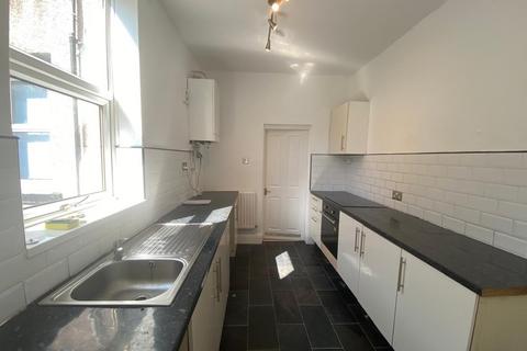 2 bedroom apartment to rent, Eglesfield Road, South Shields, Tyne and Wear, NE33