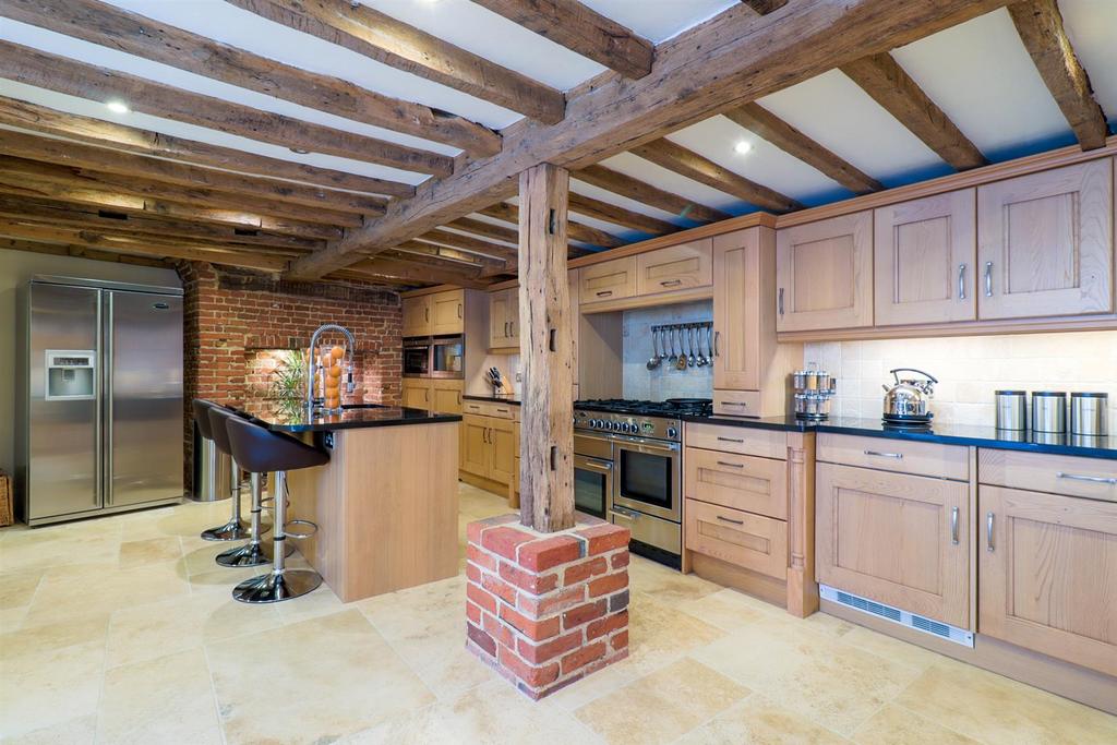 KITCHEN/ DINING ROOM pic 2