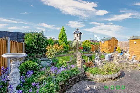 12 Cromford Close, North Wingfield, Chesterfield, S42 5NJ
