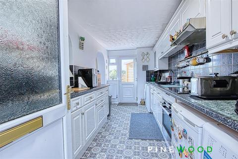 12 Cromford Close, North Wingfield, Chesterfield, S42 5NJ