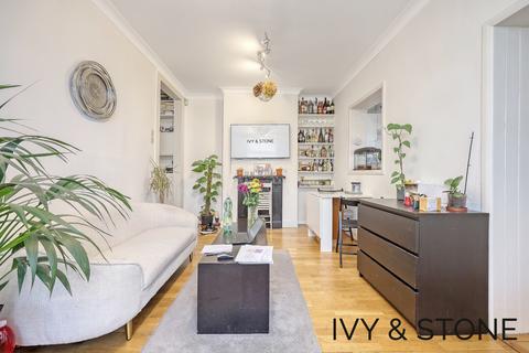 135 Hale End Road, London, E17 4DP