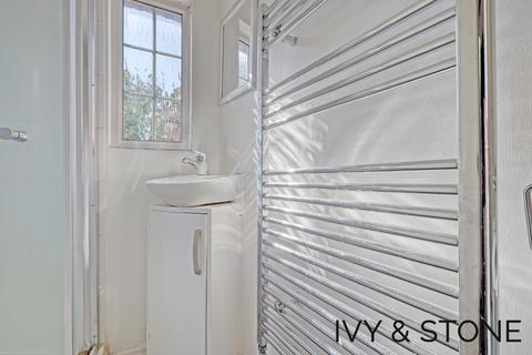 135 Hale End Road, London, E17 4DP