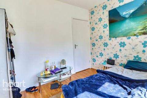 undefined, Roding Close, Newport