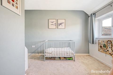 6 Dorking Walk, Romford, RM3 9AF