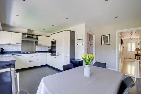 4 Charlotte Close, Caversham, Reading, RG4 7BY
