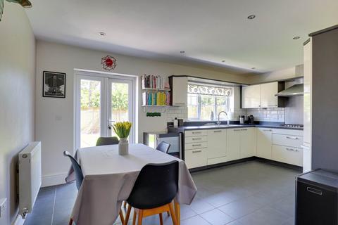 4 Charlotte Close, Caversham, Reading, RG4 7BY