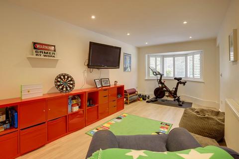 4 Charlotte Close, Caversham, Reading, RG4 7BY