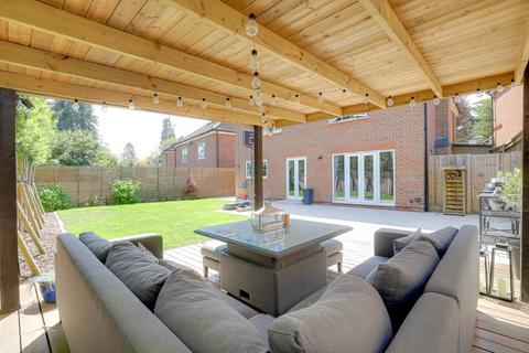 4 Charlotte Close, Caversham, Reading, RG4 7BY