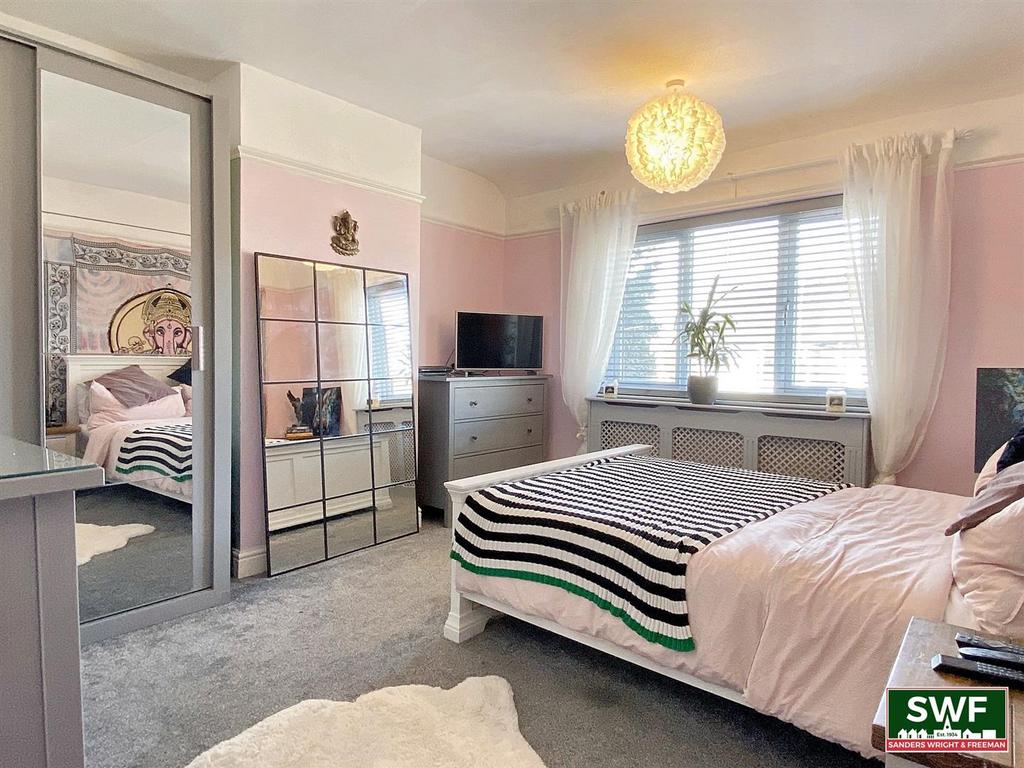 Bed1.1.jpg