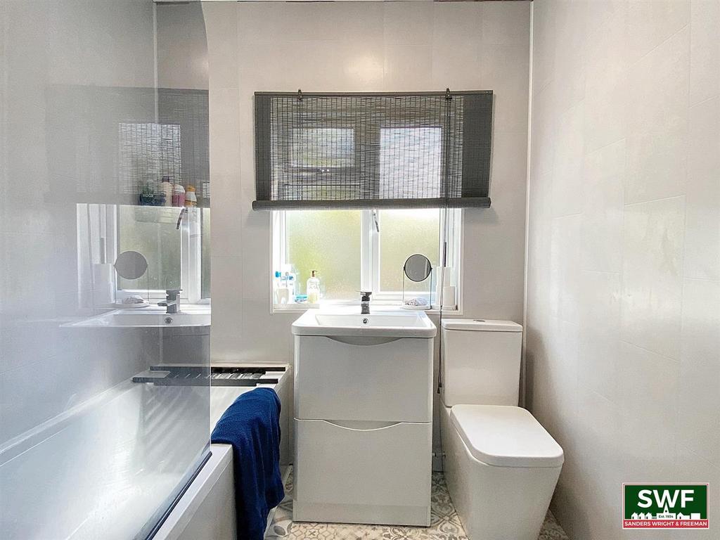 Bath2.jpg