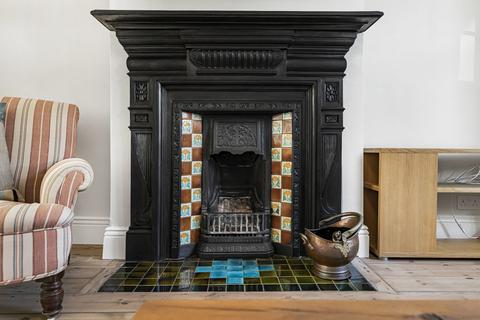 undefined, Ernest Gardens, London, W4