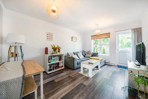 6 Blyth Close, Twickenham, TW1 1AZ