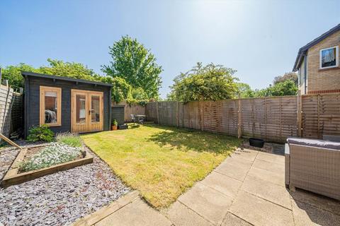 6 Blyth Close, Twickenham, TW1 1AZ