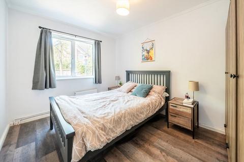 6 Blyth Close, Twickenham, TW1 1AZ