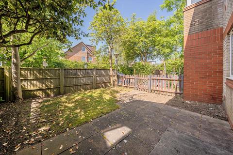 6 Blyth Close, Twickenham, TW1 1AZ