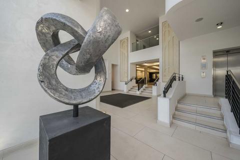 L G 14 Wallis House Great West Road, Brentford, TW8 0HD