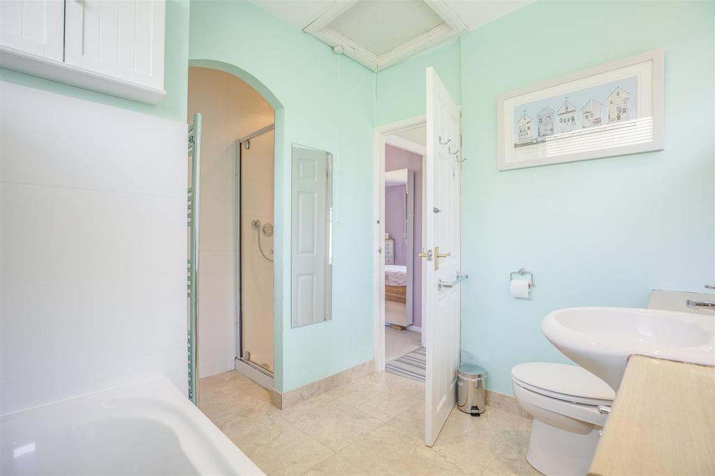 20 Totteridge Drive, HP13 6 JJ-5.jpg