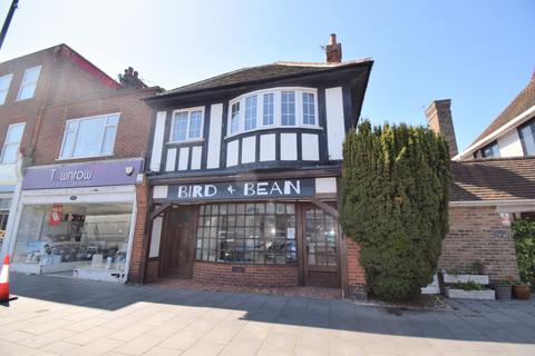 2 bedroom flat to rent, Frinton-on-Sea CO13