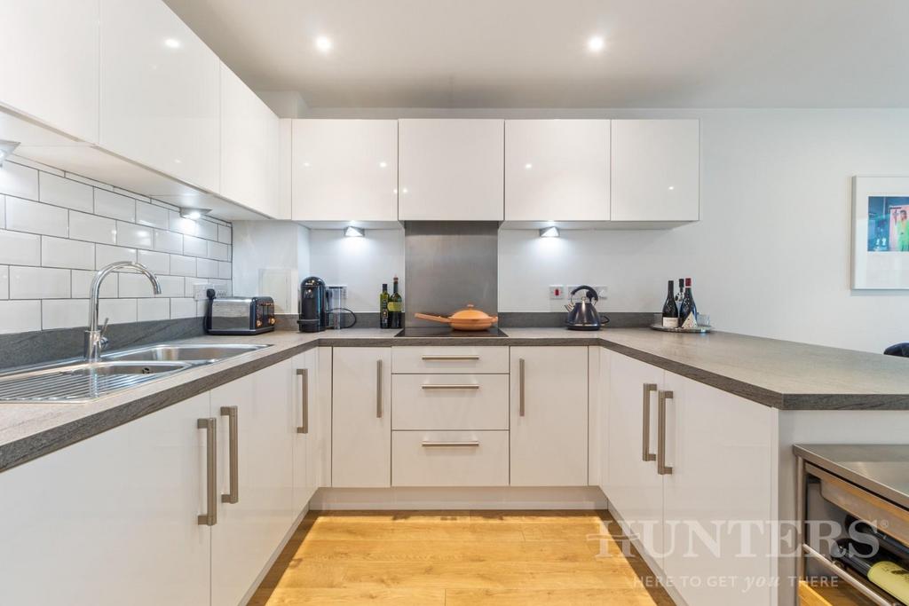 Flat 29, Egret Heights N17 9 GJ-8.jpg