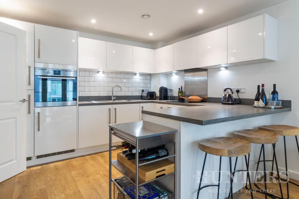 Flat 29, Egret Heights N17 9 GJ-9.jpg