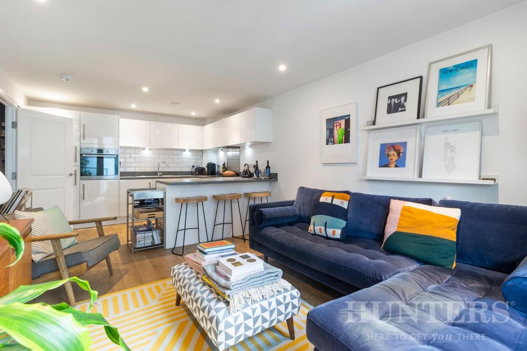Flat 29, Egret Heights N17 9 GJ-5.jpg